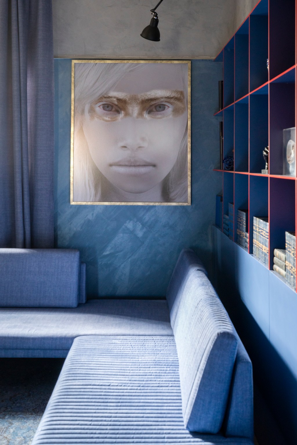 studio-slim-daniel-wilges-casacor-rio-grande-do-sul-2019-cristiano-bauce-4 Azul ativa memórias afetivas no Studio Slim da CASACOR Rio Grande do Sul