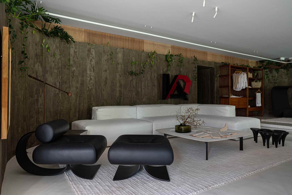 Loft retoma modernismo com muito concreto na CASACOR BA
