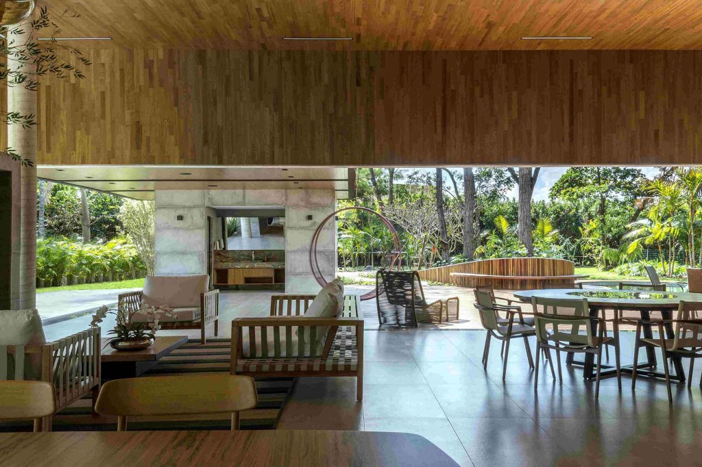 1–Casa-do-Ipe-cred-Edgard-cesar–7- Arquitetura orgânica de casa de Leo Romano valoriza formas do cerrado