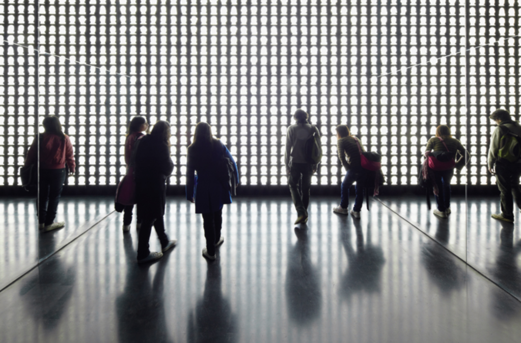 Captura de Tela 2020-03-25 às 19.56.53 Alfredo Jaar vence o Prêmio Hasselblad 2020