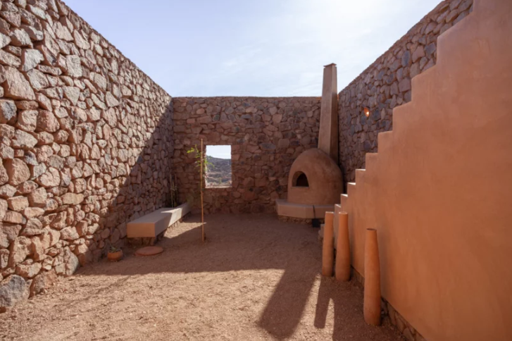 Casa para mulheres é construída junto da comunidade local no Marrocos